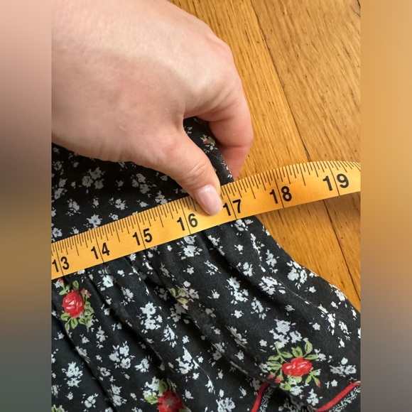 70s Vintage Black Floral Shirtwaist Prairie Dress - Picture 5 of 5